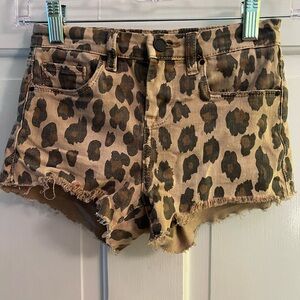EUC Blank NYC mini Barrow shorts leopard print size 10